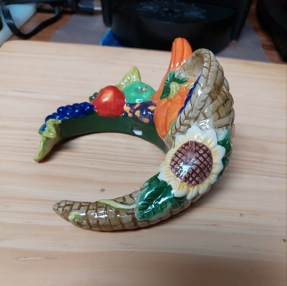 Vintage* Ceramic Cornucopia Candle Clutcher - Picture 4 of 9